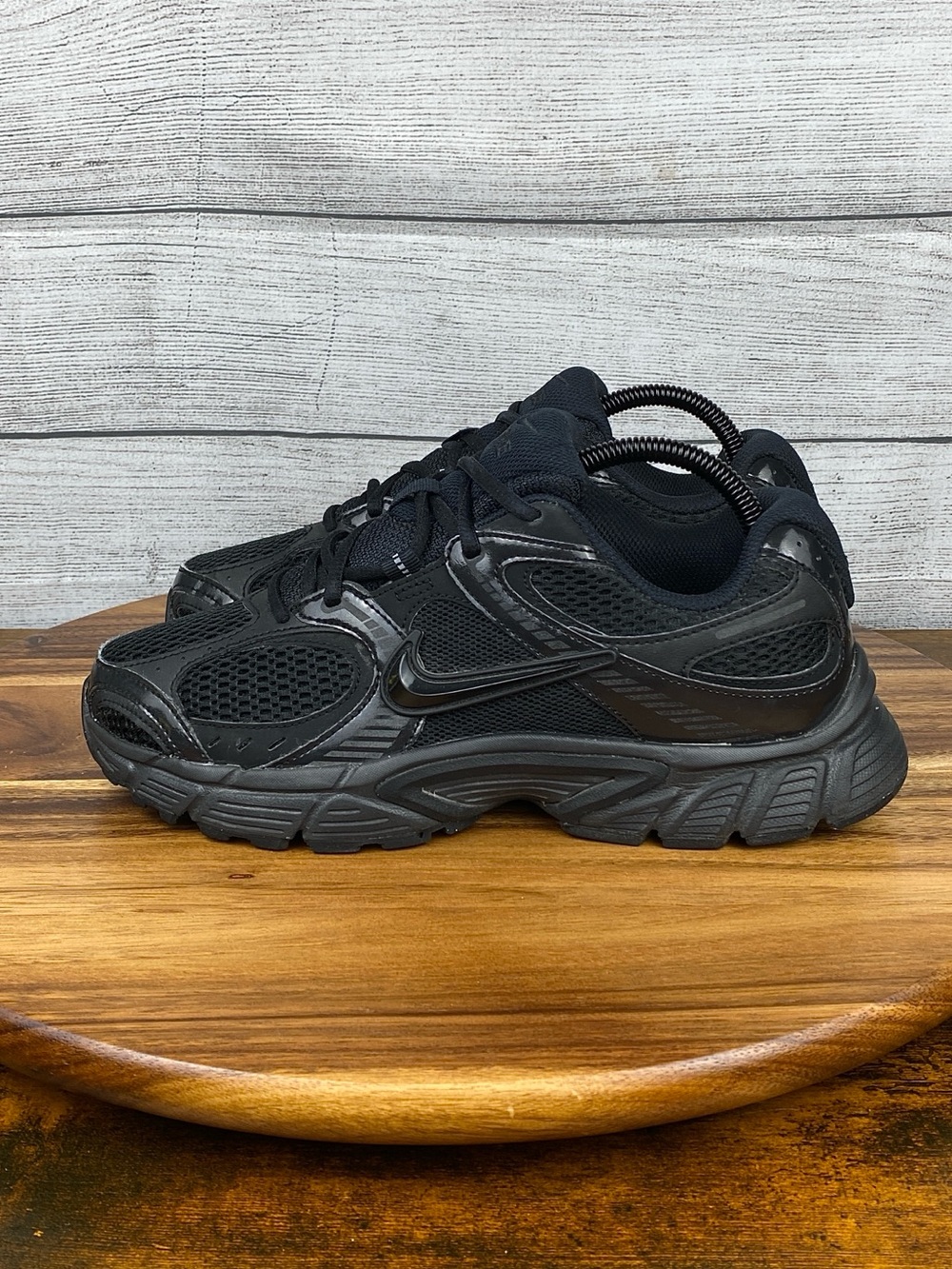 Nike V5 RNR Black Anthracite Sneaker HQ7901-001 Women’s Shoe Size 8.5